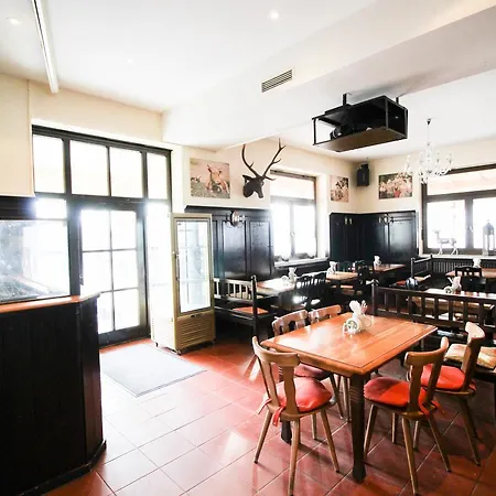 מלון Jagerhof 2*